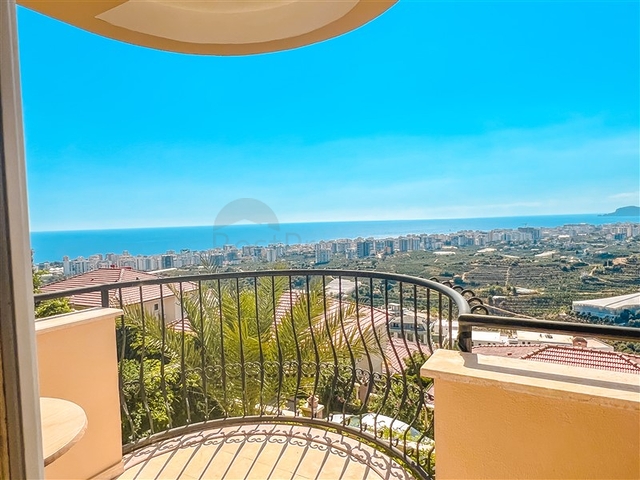 2+1 penthouse in the picturesque Kargicak area