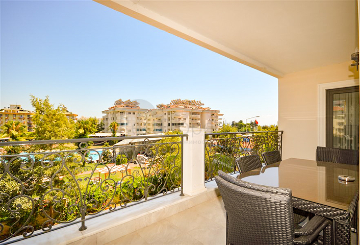 Luxury 2+1 apartment with sea view in an elite Alanya complex