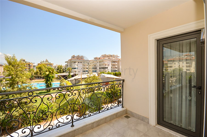 Luxury 2+1 apartment with sea view in an elite Alanya complex