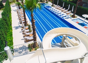 Luxury 2+1 apartment with sea view in an elite Alanya complex