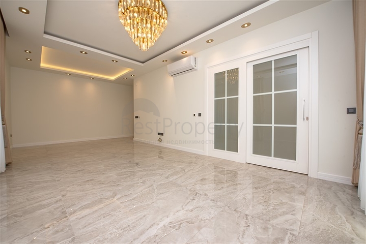 3+1 penthouse in the center of Alanya with stunning views