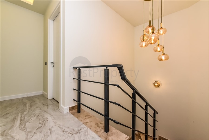 3+1 penthouse in the center of Alanya with stunning views