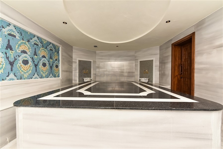 3+1 penthouse in the center of Alanya with stunning views