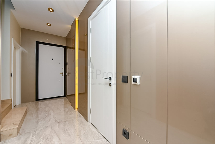 3+1 penthouse in the center of Alanya with stunning views