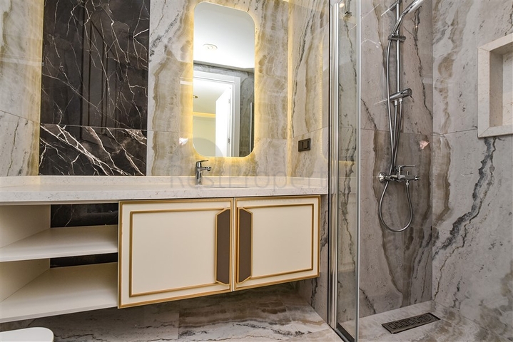 3+1 penthouse in the center of Alanya with stunning views