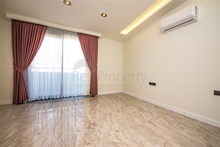 3+1 penthouse in the center of Alanya with stunning views