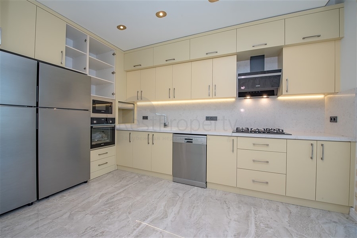 3+1 penthouse in the center of Alanya with stunning views