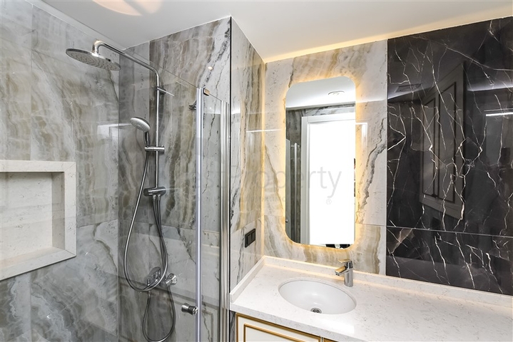 3+1 penthouse in the center of Alanya with stunning views