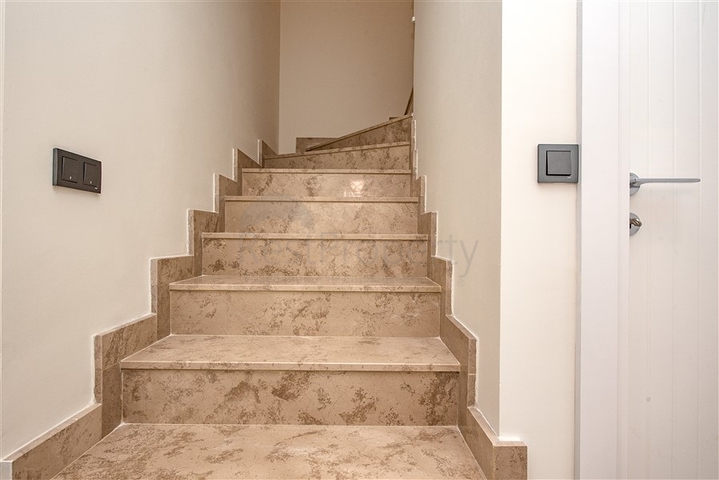 3+1 penthouse in the center of Alanya with stunning views