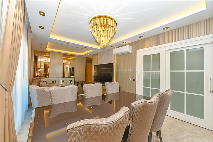 3+1 penthouse in the center of Alanya with stunning views