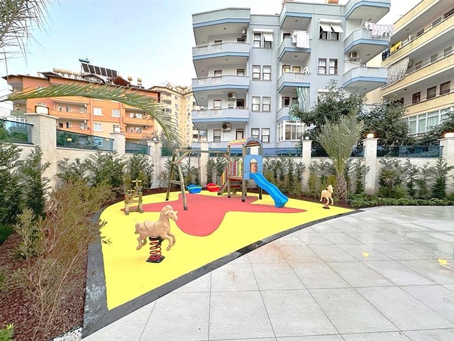 3+1 penthouse in the center of Alanya with stunning views