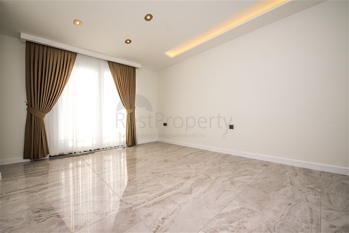 3+1 penthouse in the center of Alanya with stunning views