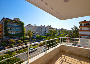 2+1 apartment 100 meters from the main beach of the city on Cleopatra