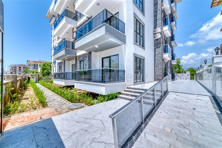 1+1 apartment in a new complex in Mahmutlar