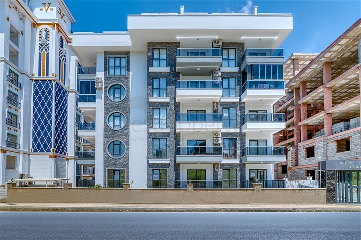 1+1 apartment in a new complex in Mahmutlar