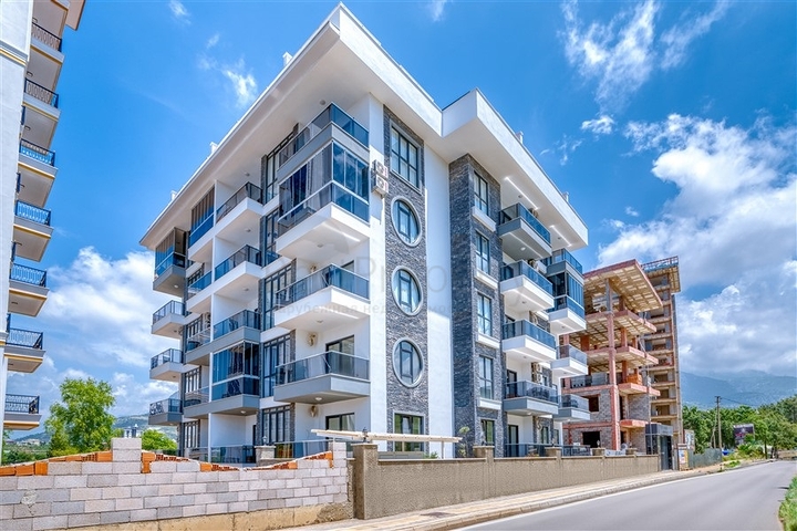 1+1 apartment in a new complex in Mahmutlar