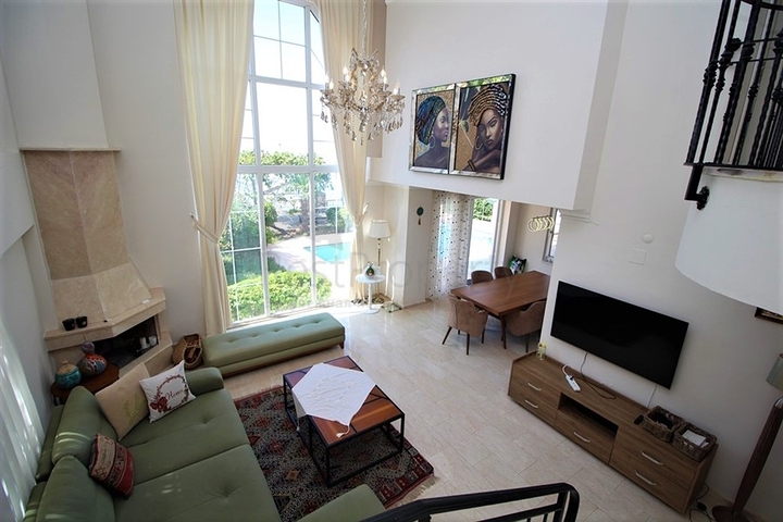 Furnished detached villa 4+1 in Tepe area