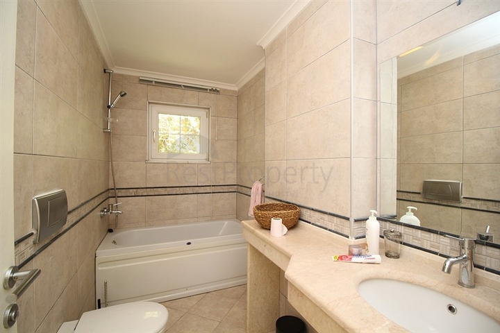 Furnished detached villa 4+1 in Tepe area