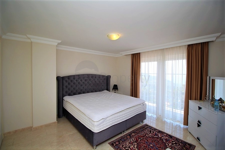Furnished detached villa 4+1 in Tepe area