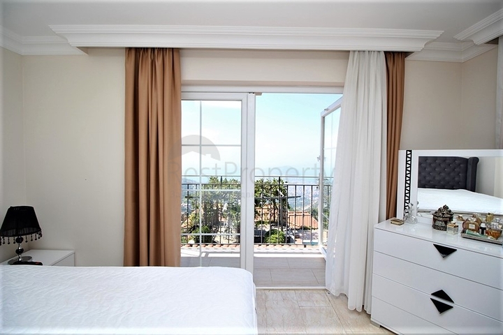 Furnished detached villa 4+1 in Tepe area