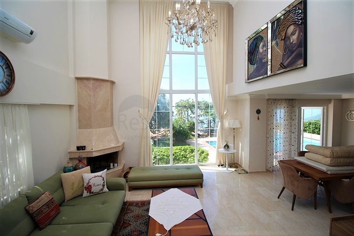 Furnished detached villa 4+1 in Tepe area