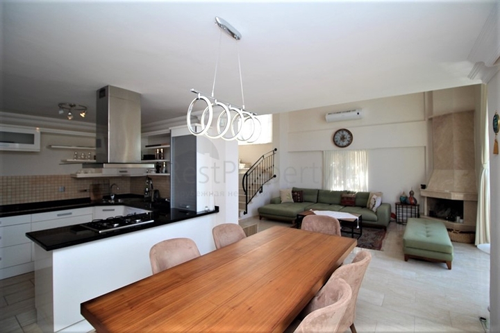 Furnished detached villa 4+1 in Tepe area