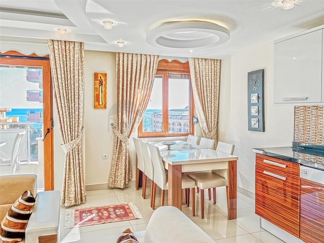 Spacious 2+1 apartment in Mahmutlar district