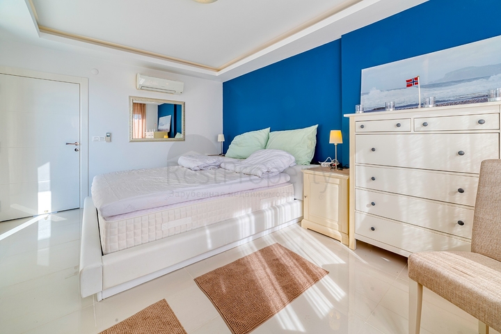 4+1 private villa with panoramic views in Kargicak area