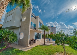 4+1 private villa with panoramic views in Kargicak area