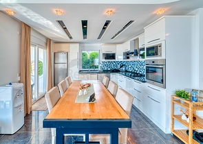 4+1 private villa with panoramic views in Kargicak area