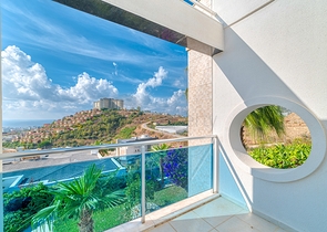 4+1 private villa with panoramic views in Kargicak area