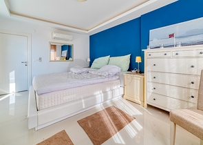 4+1 private villa with panoramic views in Kargicak area