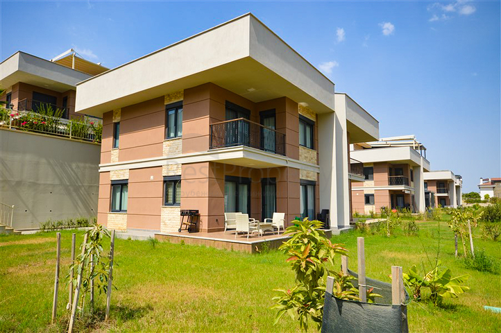 Modern and new 3+1 villa in Kargicak area