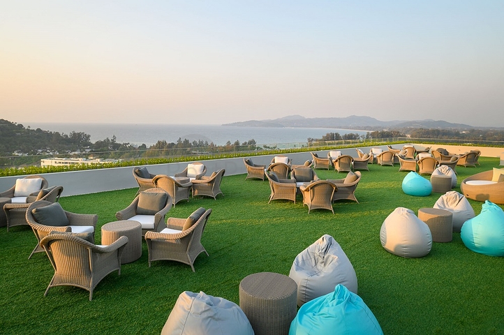 A hotel-type residential complex near the Surin beach