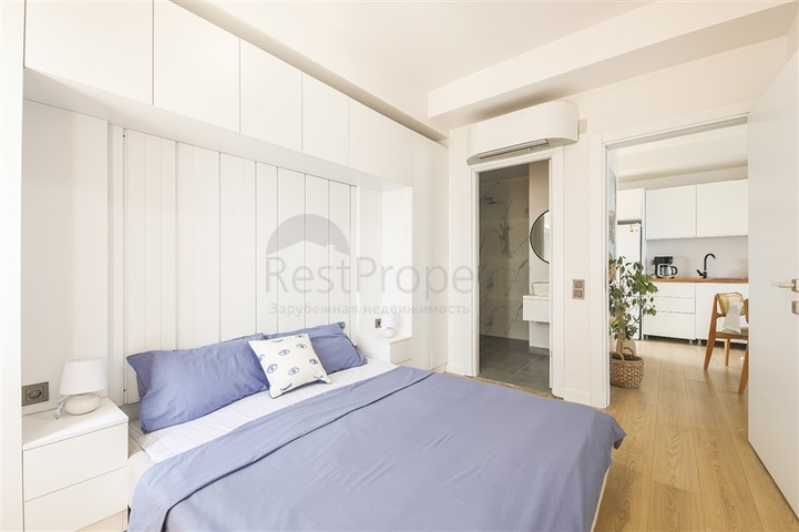 The complex is in the final stage of construction, 150 meters from the sea