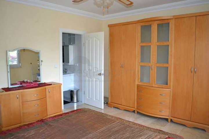 Furnished apartment in a good complex in Mahmutlar for rent