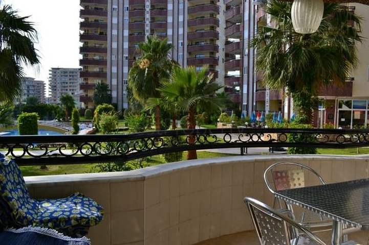 Furnished apartment in a good complex in Mahmutlar for rent