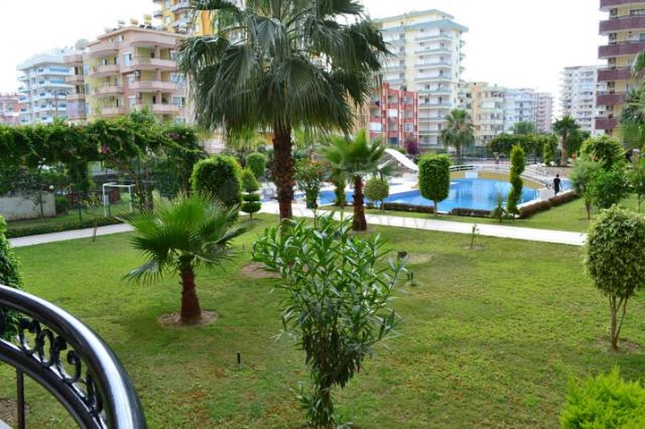 Furnished apartment in a good complex in Mahmutlar for rent