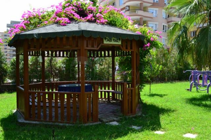 Furnished apartment in a good complex in Mahmutlar for rent