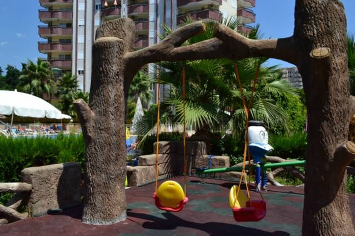 Furnished apartment in a good complex in Mahmutlar for rent