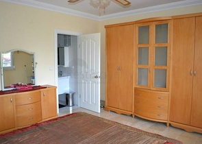 Furnished apartment in a good complex in Mahmutlar for rent