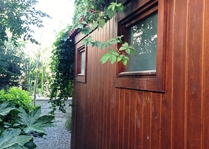 Villa with a large plot with a green garden in Alachaty