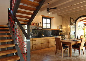 Villa with a large plot with a green garden in Alachaty