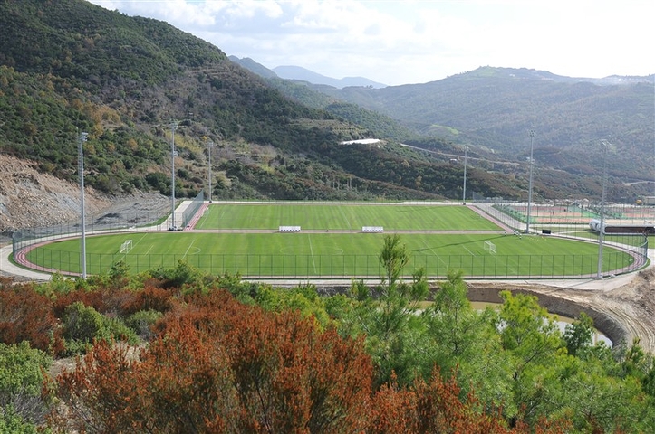 Spacious apartments with furniture and appliances