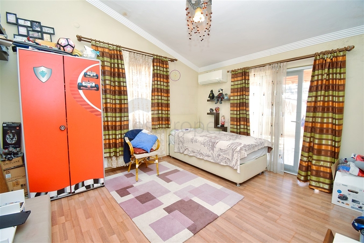 5+1 duplex apartment in the area of Meydankavagi - Antalya 