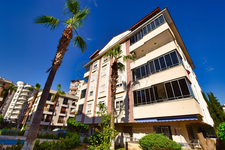 5+1 duplex apartment in the area of Meydankavagi - Antalya 