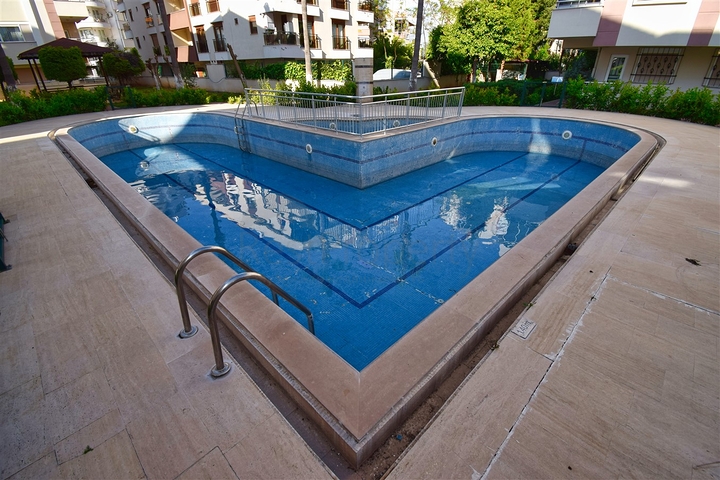 5+1 duplex apartment in the area of Meydankavagi - Antalya 