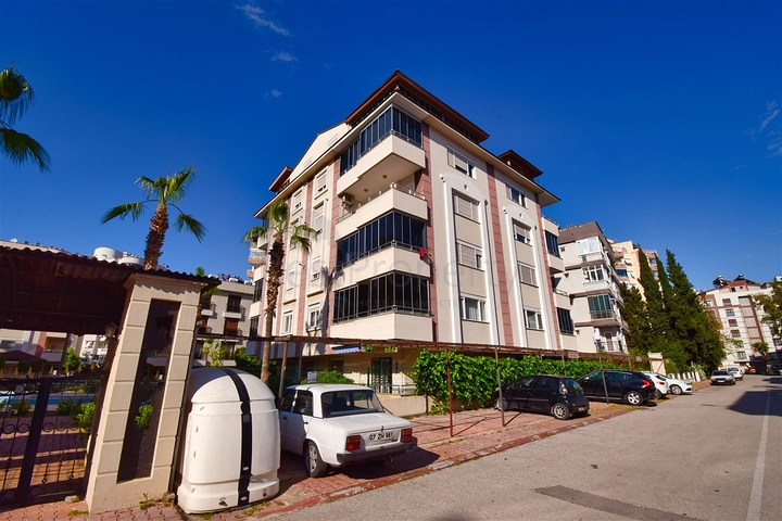 5+1 duplex apartment in the area of Meydankavagi - Antalya 