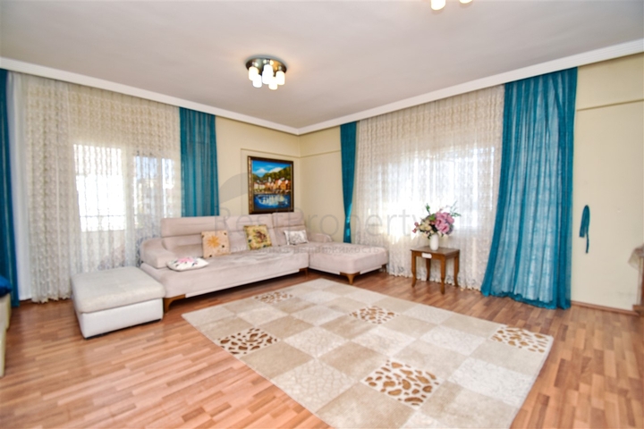 5+1 duplex apartment in the area of Meydankavagi - Antalya 