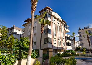 5+1 duplex apartment in the area of Meydankavagi - Antalya 